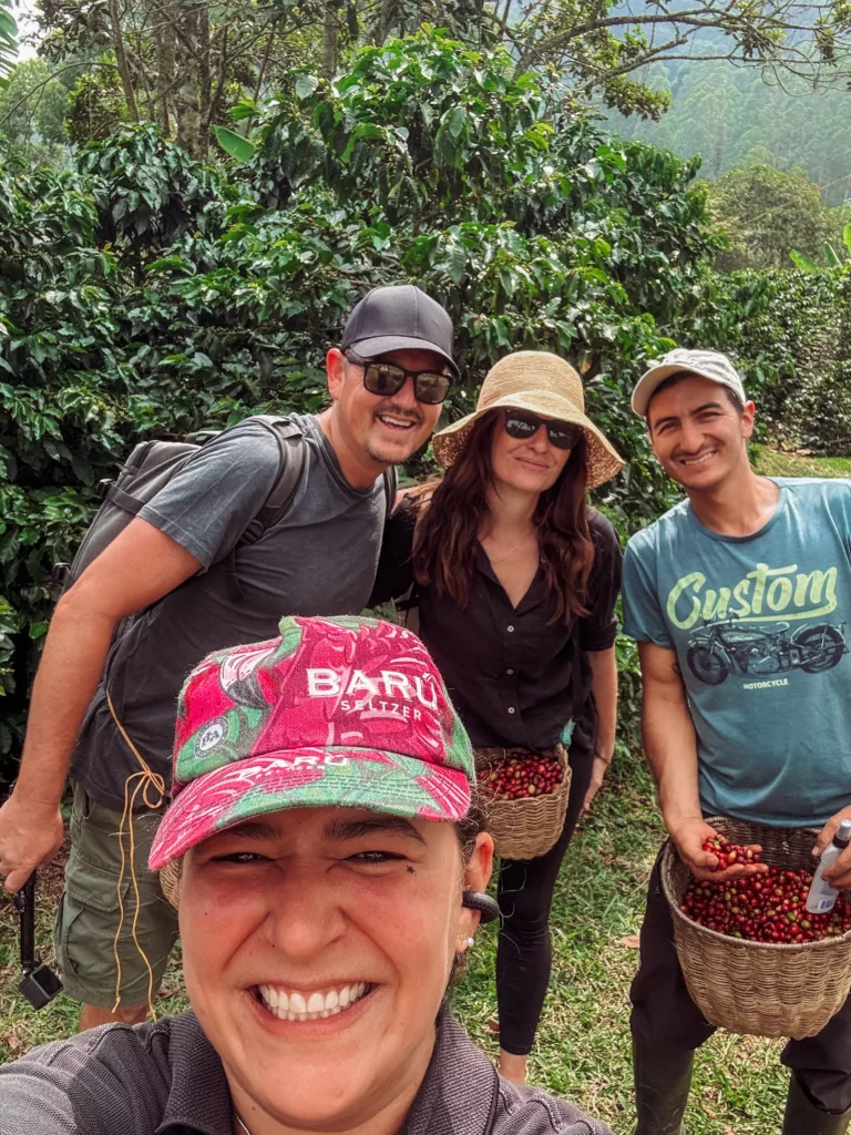 the best tour guides at Finca Mariposa, the best coffee farm in Colombia